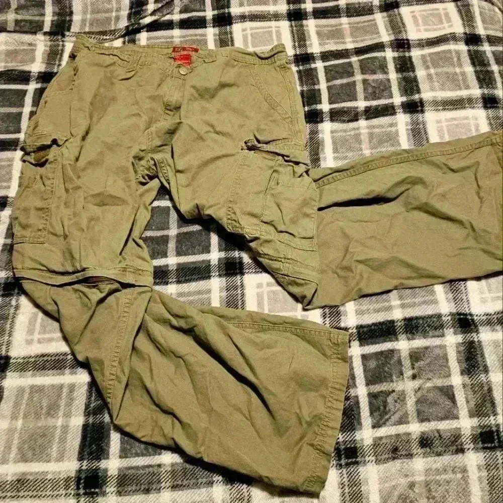 Vintage Faded Glory 36x32 army green cargo pants/shorts